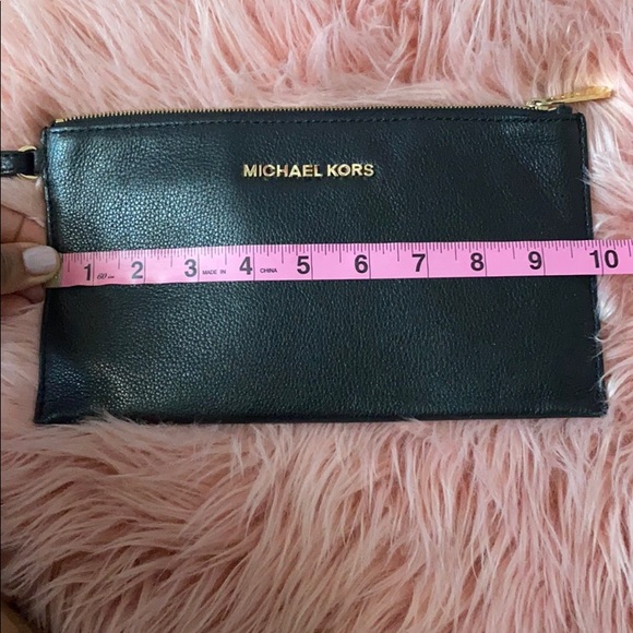 COPY - Michael Kors clutch - Picture 6 of 7